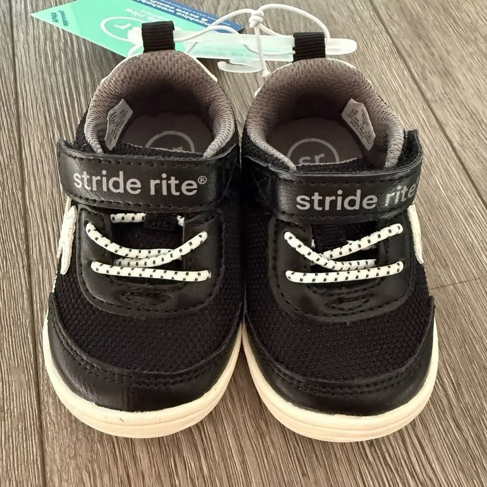 Stride Rite Black and White Baby Sneakers Size 3